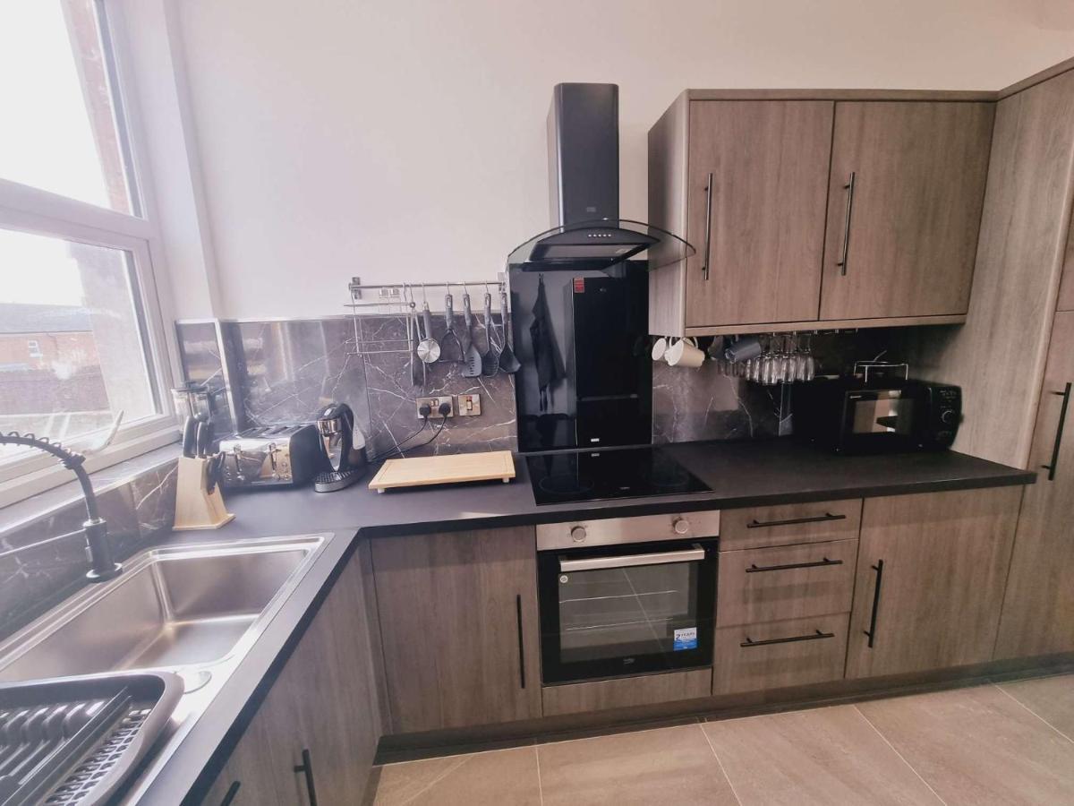 Lmk, 2 Bedroom Apartment, With Roof Terrace, Free Parking, Ev Charger, Great Location. Apartment Belfast