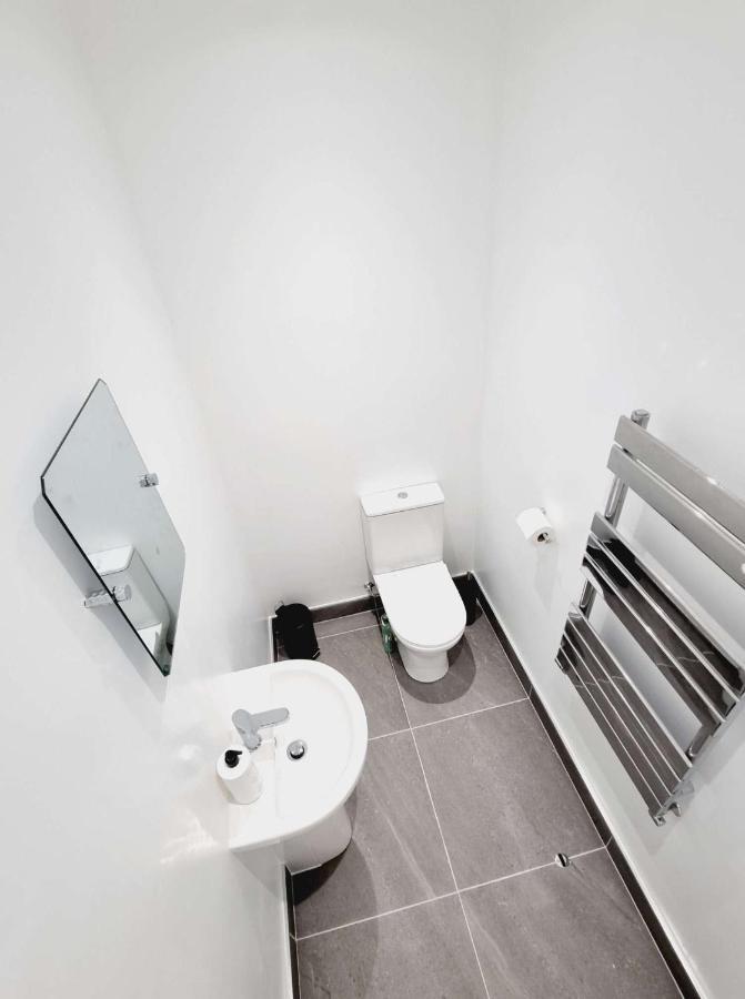 Apartment Lmk, 2 Bedroom Apartment, With Roof Terrace, Free Parking, Ev Charger, Great Location. Belfast