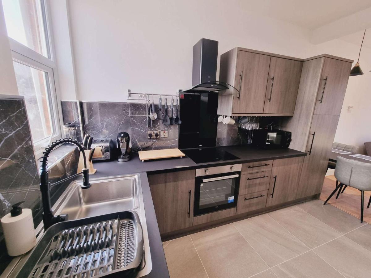 Lmk, 2 Bedroom Apartment, With Roof Terrace, Free Parking, Ev Charger, Great Location. Apartment Belfast