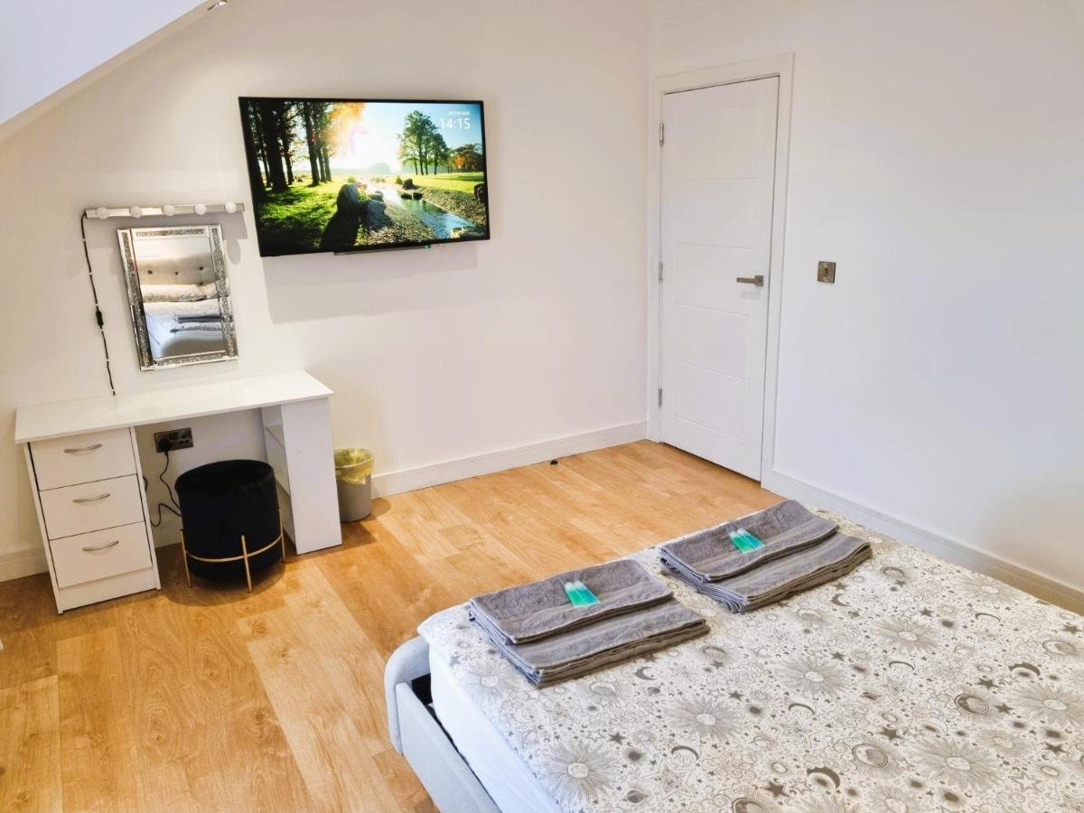 Apartment Lmk, 2 Bedroom Apartment, With Roof Terrace, Free Parking, Ev Charger, Great Location. Belfast