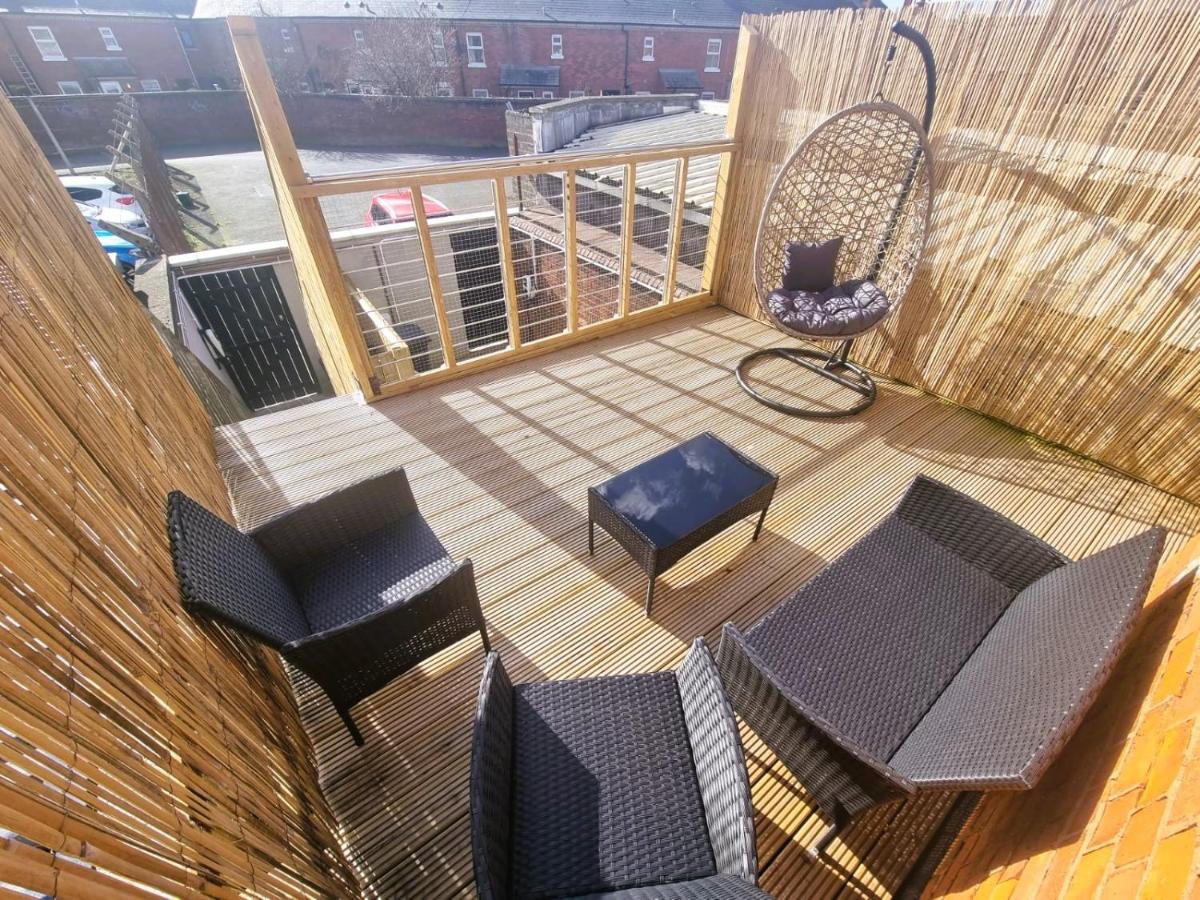 Lmk, 2 Bedroom Apartment, With Roof Terrace, Free Parking, Ev Charger, Great Location. Belfast